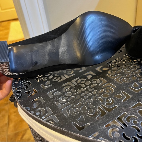 NINE WEST Python Heel Black Suede Shoes - Picture 4 of 4